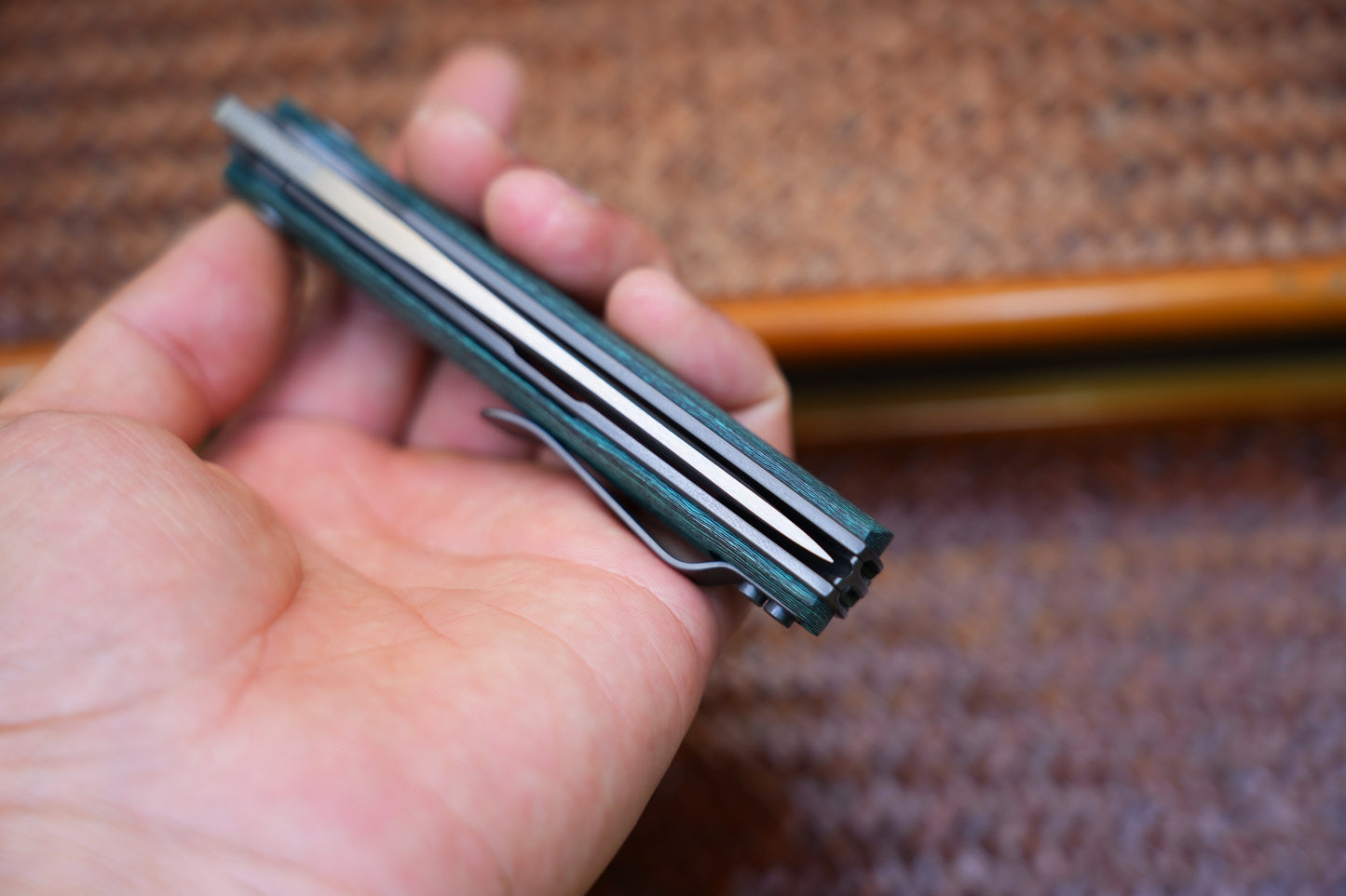 2412-GRCF Clip Point Hand-brushed finish