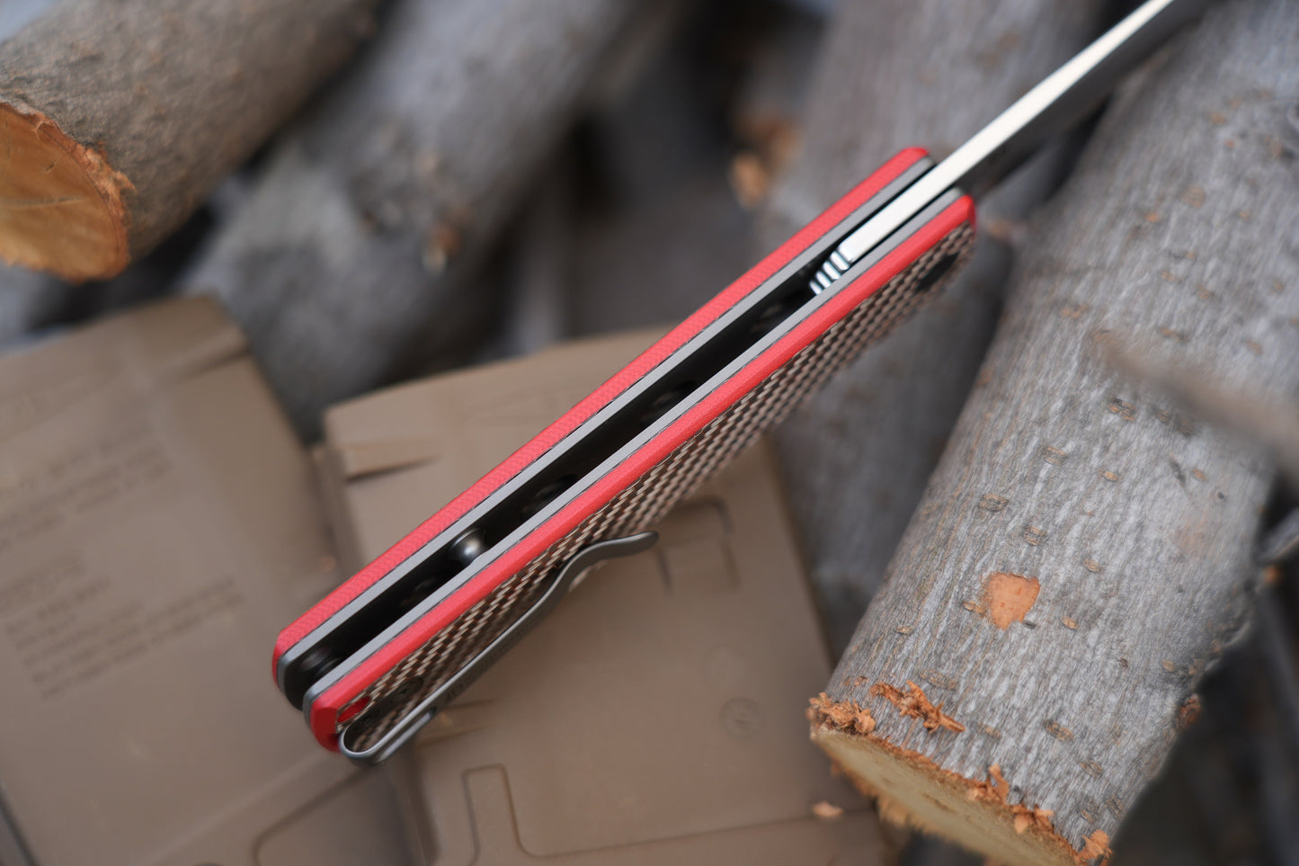 KAIKEN 2502-CFRD Silver Carbon Fiber + Red G10 Classic Japanese style tactical folding knife