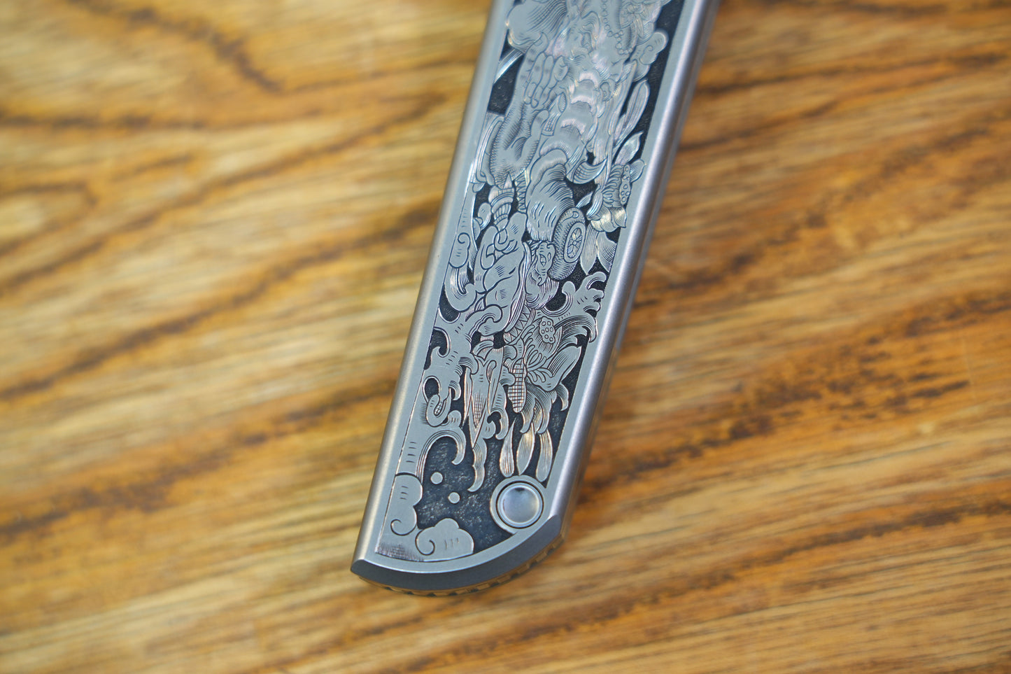 【CHOP】Hand Carved Titanium Handle VEGAS Forged Damascus
