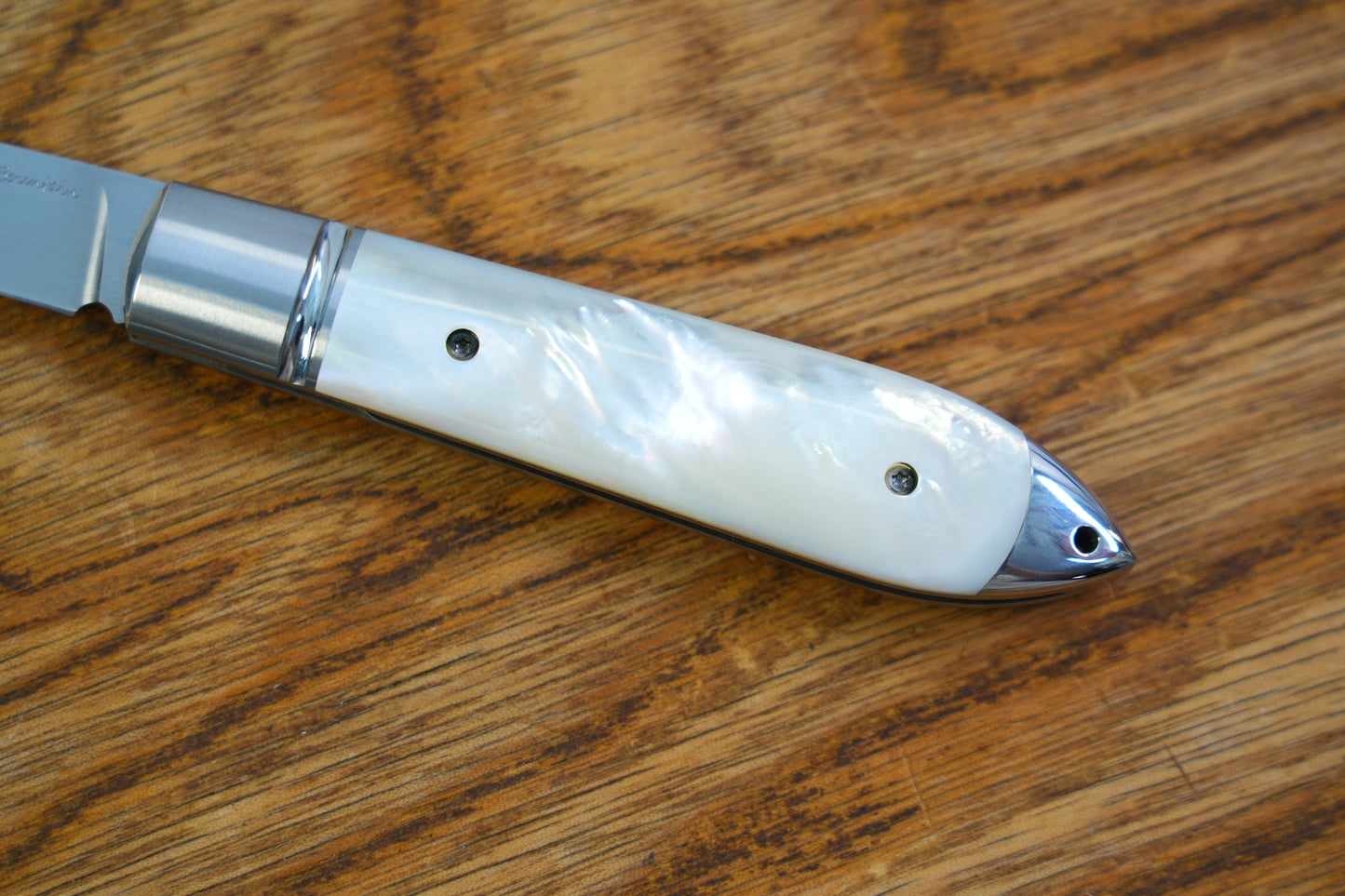 【Eagle claw】M390 Steel frame Mother of Pearl Handle Handcrafted Non-lock