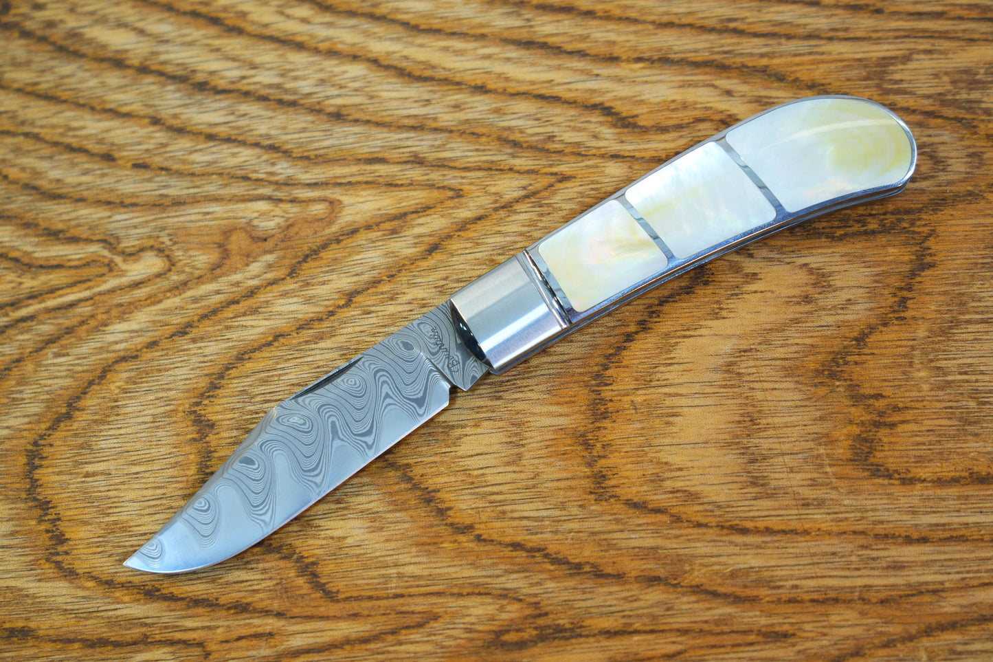 【Lanny】Like high-end jewelry, three-layer Damascus made in the United States, steel handle, inlaid with six pieces of high-quality mother-of-pearl
