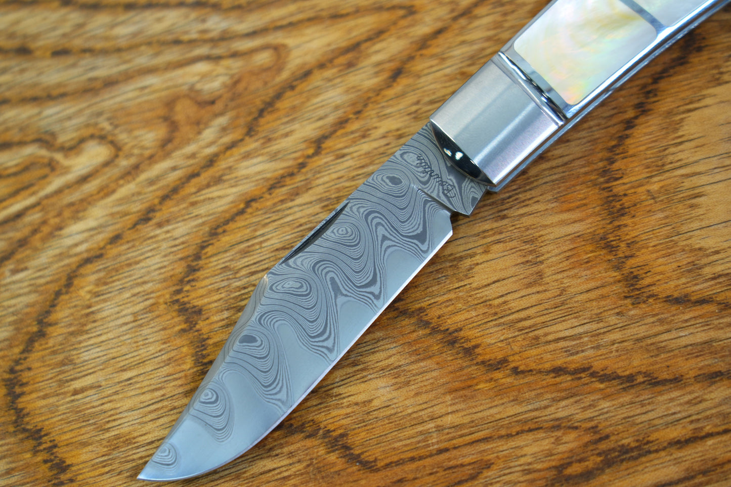 【Lanny】Like high-end jewelry, three-layer Damascus made in the United States, steel handle, inlaid with six pieces of high-quality mother-of-pearl