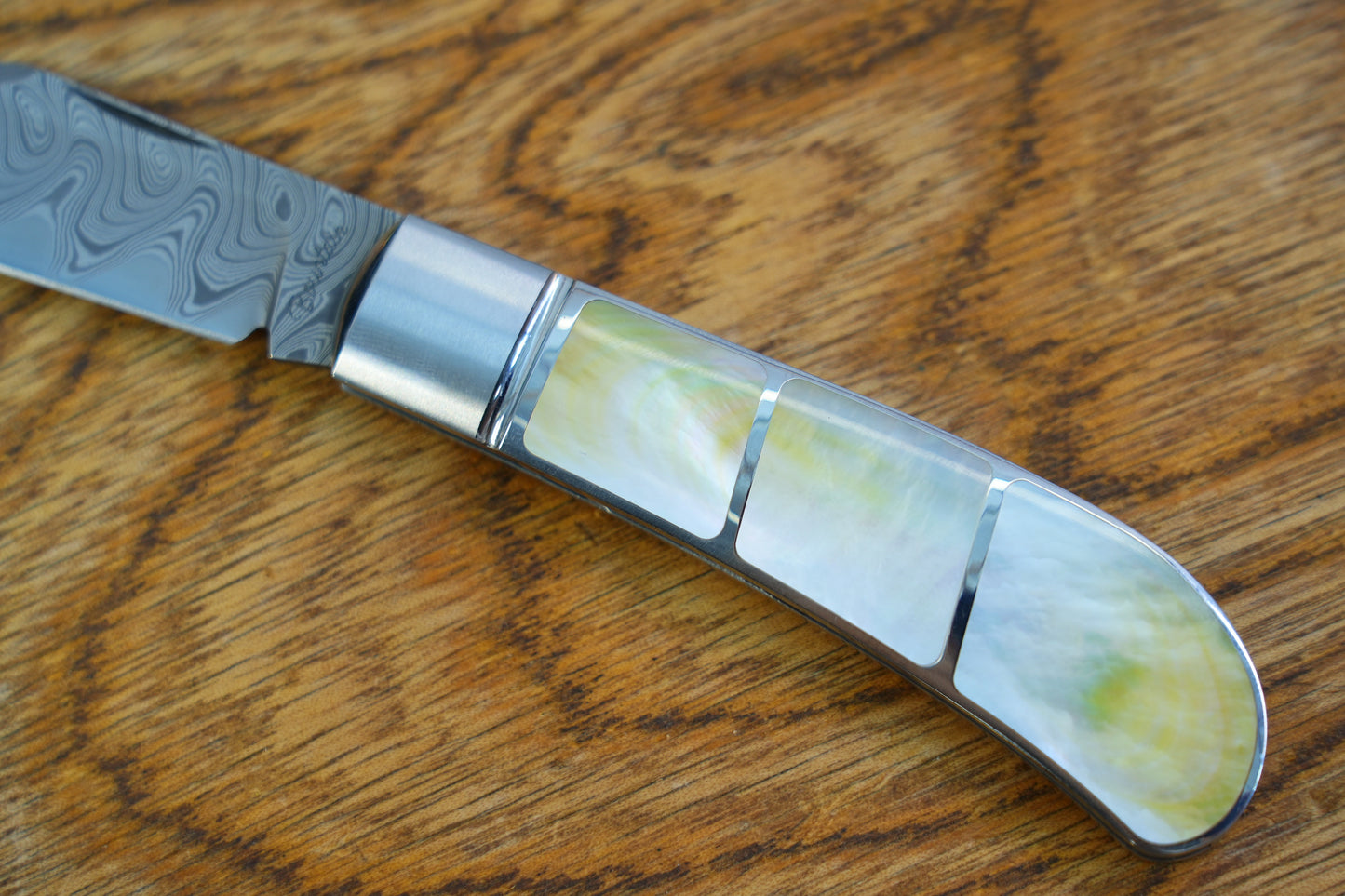 【Lanny】Like high-end jewelry, three-layer Damascus made in the United States, steel handle, inlaid with six pieces of high-quality mother-of-pearl