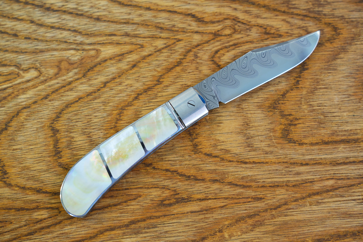 【Lanny】Like high-end jewelry, three-layer Damascus made in the United States, steel handle, inlaid with six pieces of high-quality mother-of-pearl