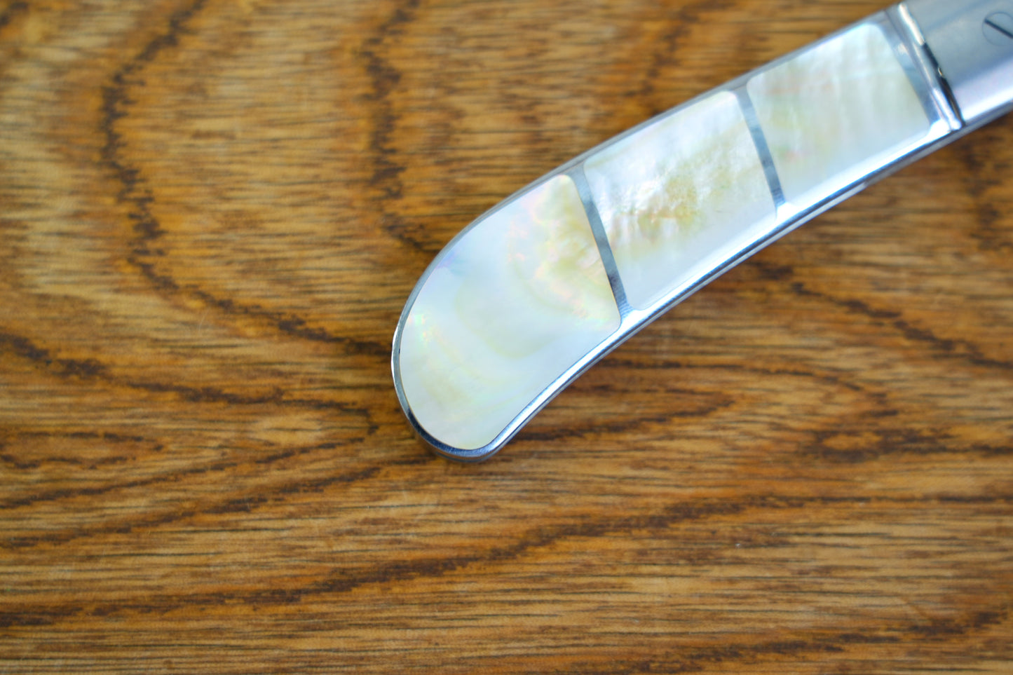 【Lanny】Like high-end jewelry, three-layer Damascus made in the United States, steel handle, inlaid with six pieces of high-quality mother-of-pearl