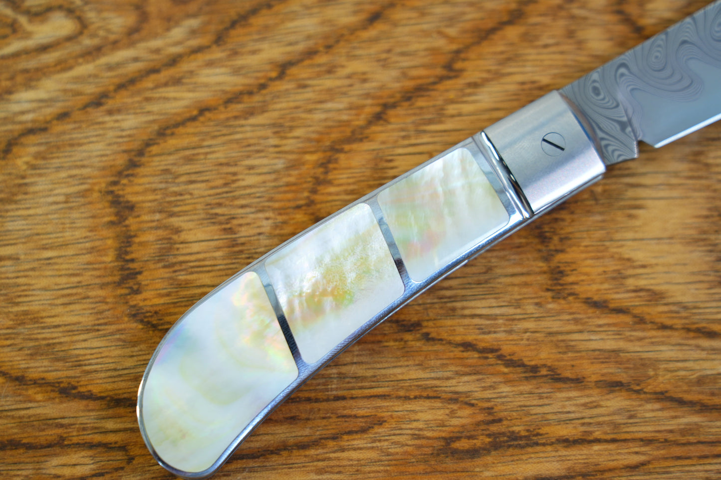 【Lanny】Like high-end jewelry, three-layer Damascus made in the United States, steel handle, inlaid with six pieces of high-quality mother-of-pearl