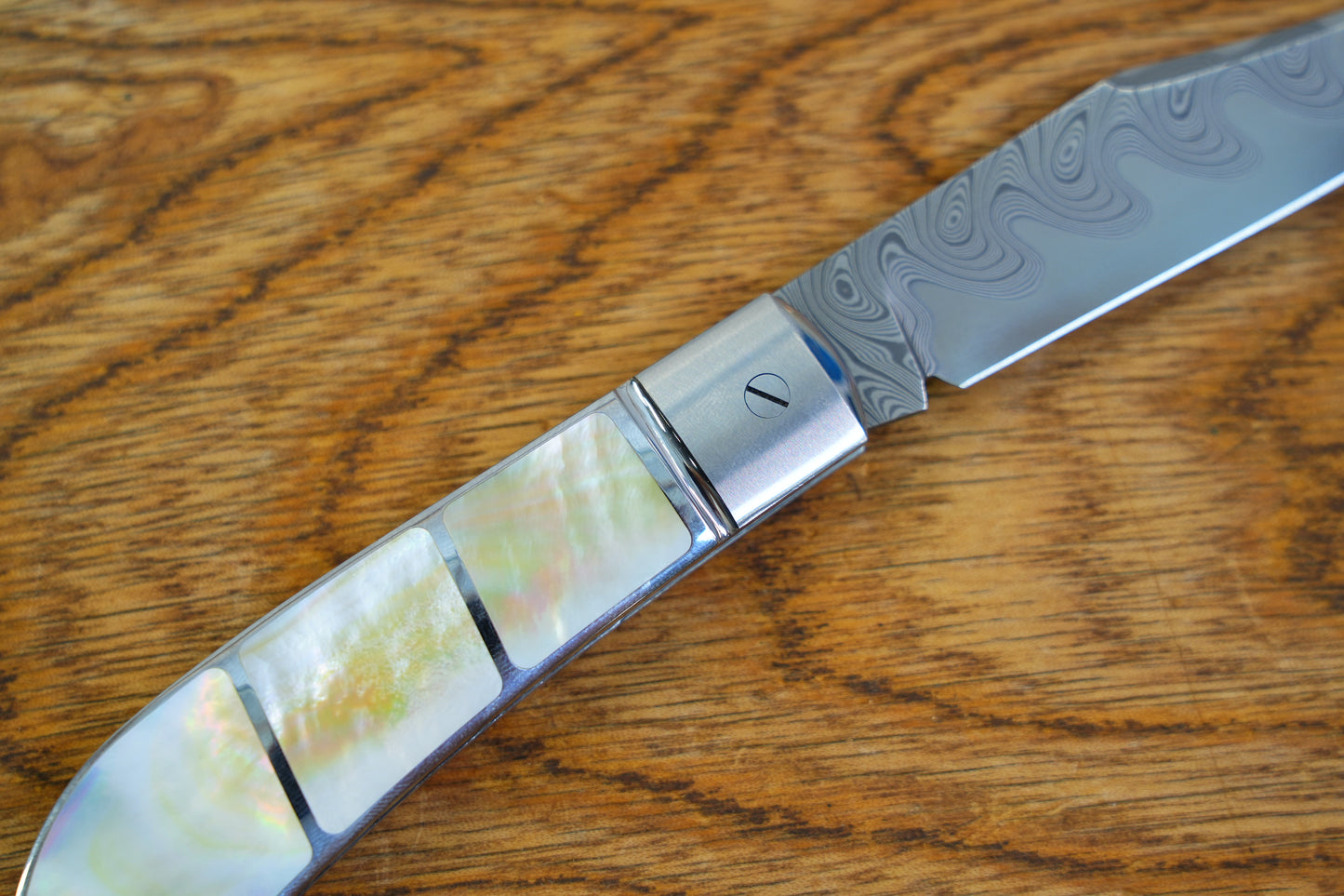 【Lanny】Like high-end jewelry, three-layer Damascus made in the United States, steel handle, inlaid with six pieces of high-quality mother-of-pearl
