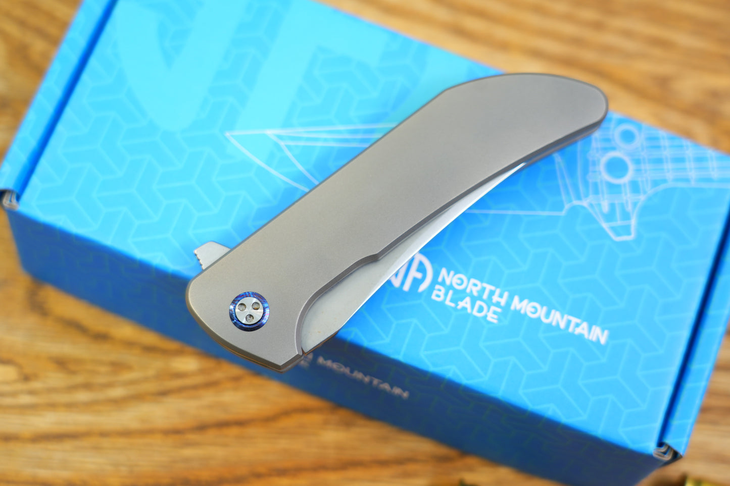 One-piece titanium handle