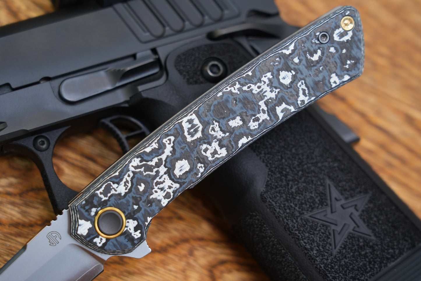 【Echo】2506-WHCF Sheepsfoot Blade White Ceramic Carbon Fiber Ti Handle&Clip Smooth Flippers
