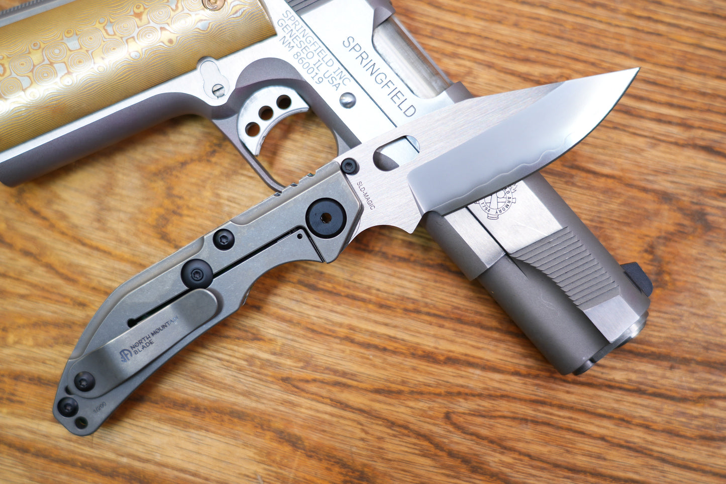BBNM 2521-GRCF Bowie Arctic Green&White Ceramic Carbon Fiber