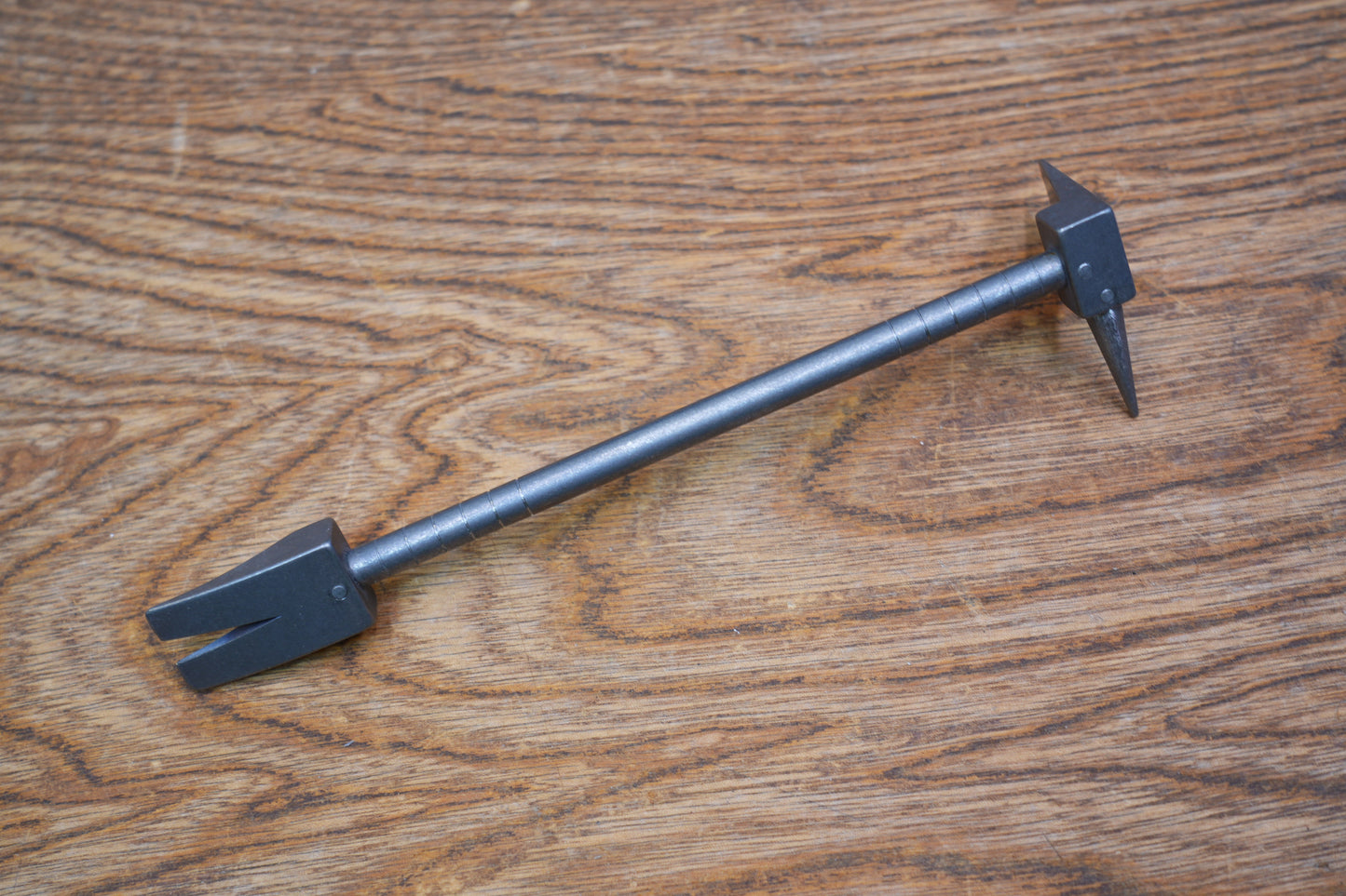 7" Titanium Hooligan Prybar Tool