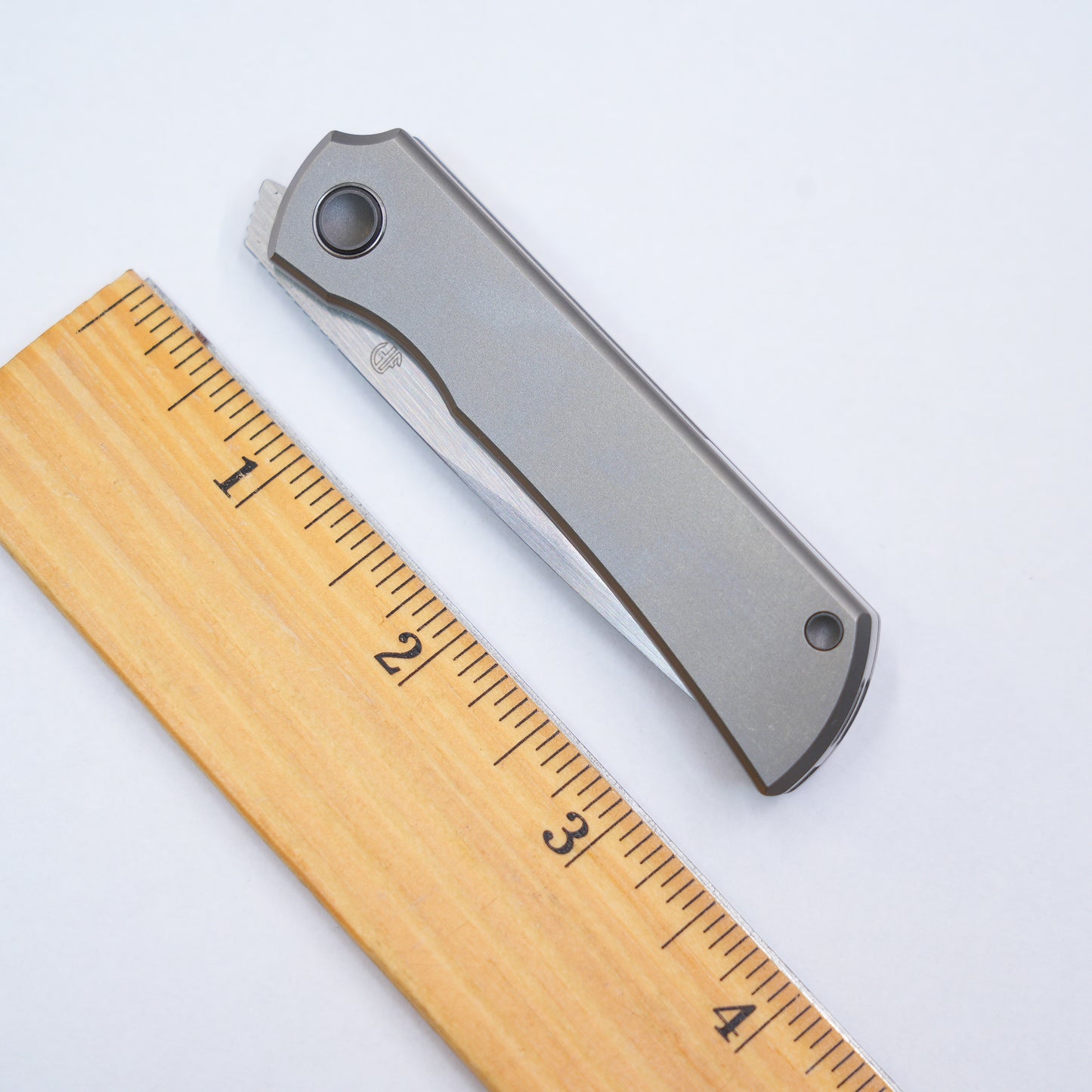 Mini size, the knife is great.