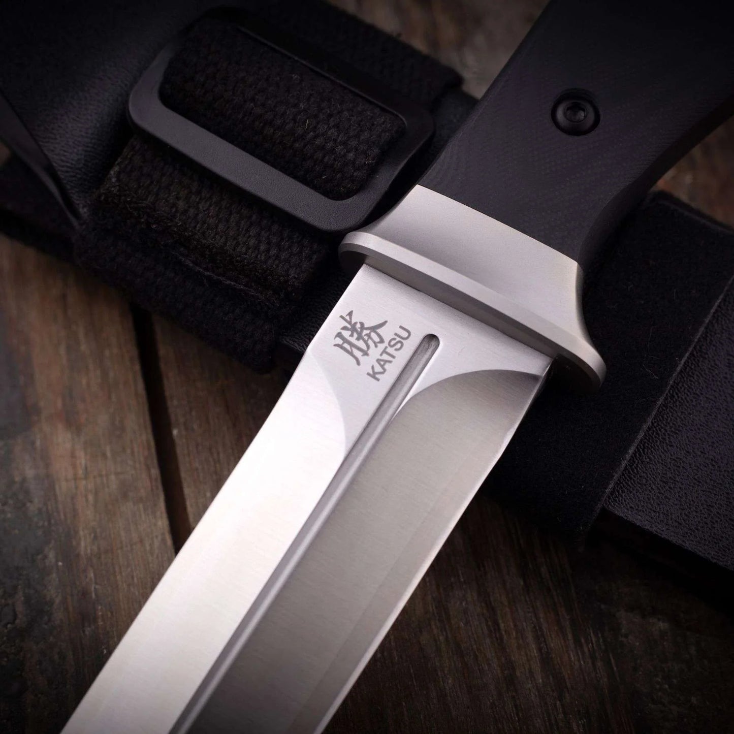 Nemoto Design FB02, SLD-MAGIC Steel short sword, Kydex Sheath, Sakura Blade