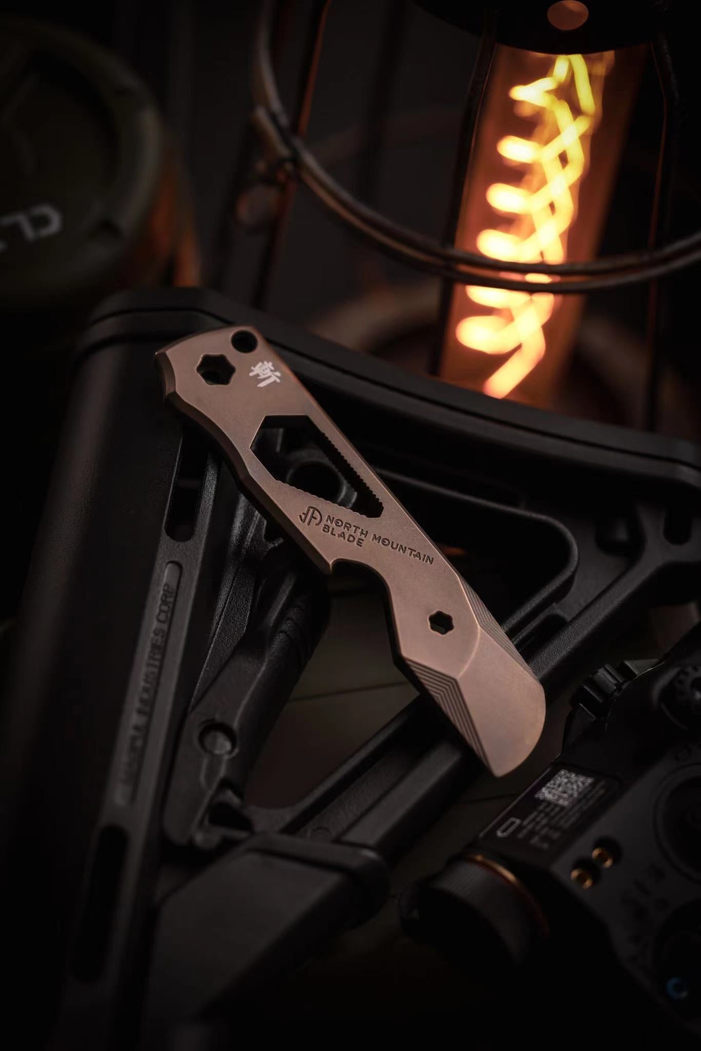 Titanium crowbar multi-tool chop design