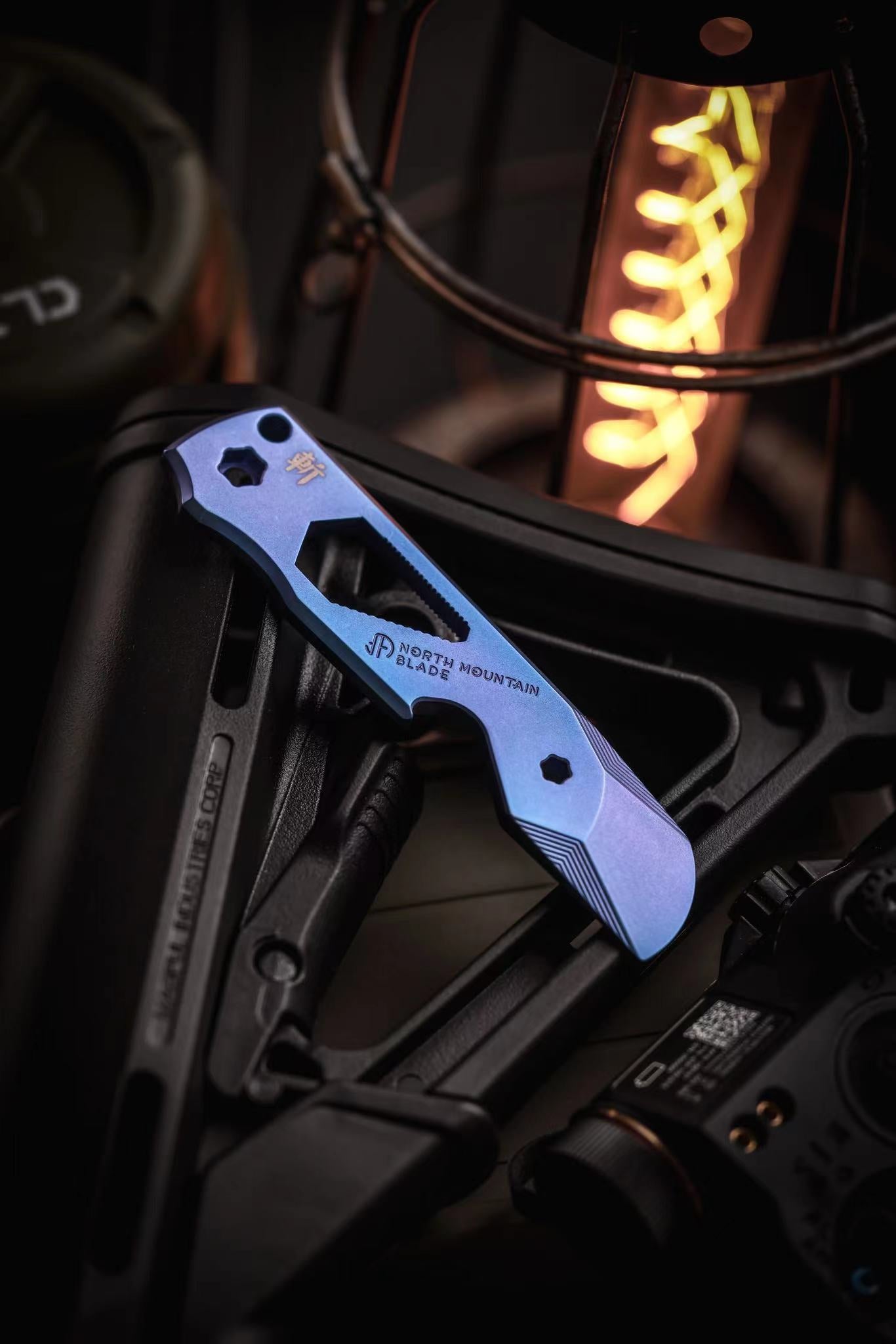 Titanium crowbar multi-tool chop design