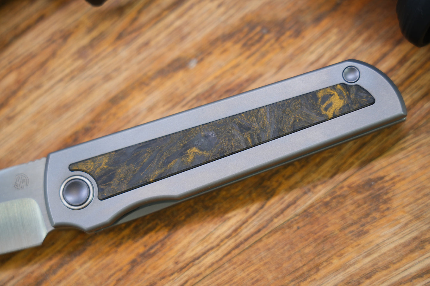 【Chop Kick Stop】Dark Matter Carbon Fiber Inlay Titanium handle M390 Blade