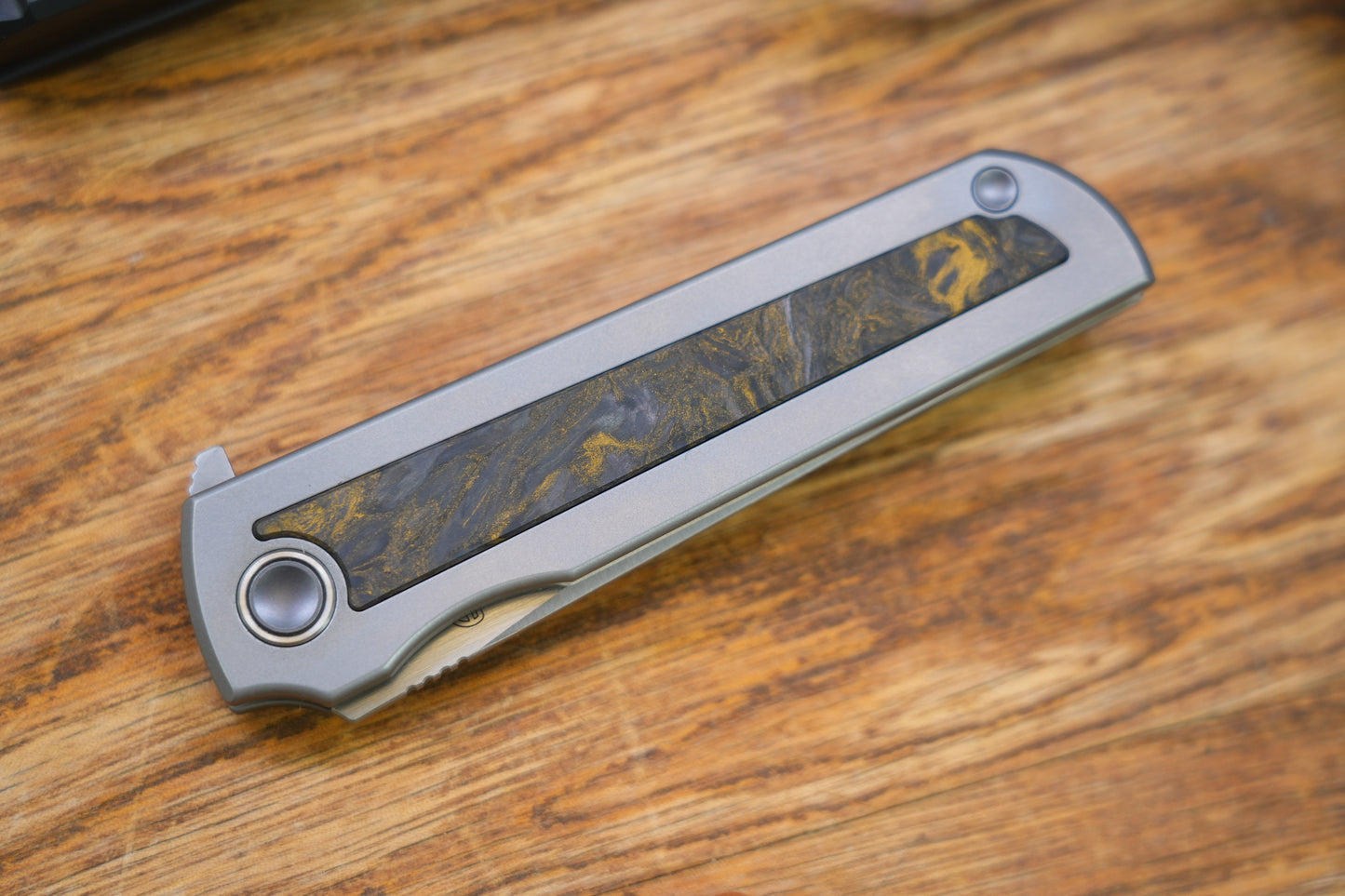 【Chop Kick Stop】Dark Matter Carbon Fiber Inlay Titanium handle M390 Blade