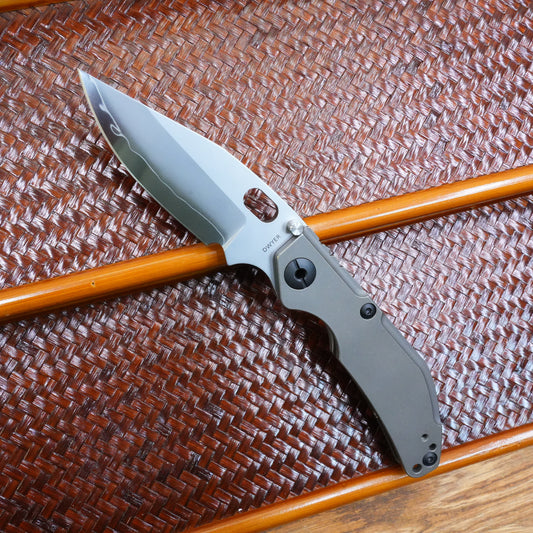 The initial prototype before production titanium handle.Only 1