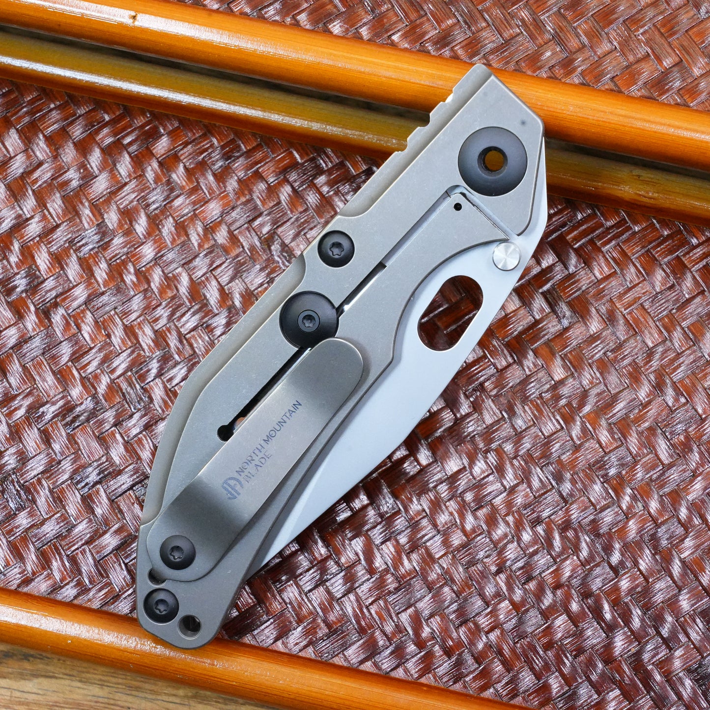 The initial prototype before production titanium handle.Only 1