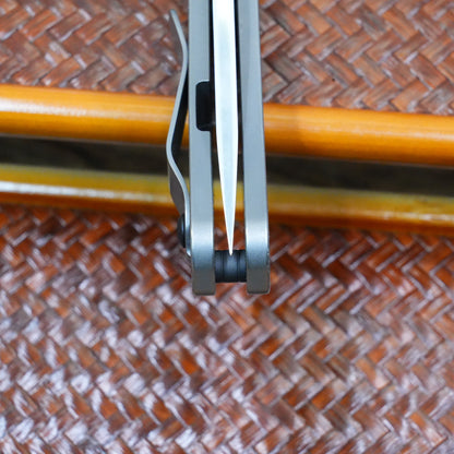 The initial prototype before production titanium handle.Only 1