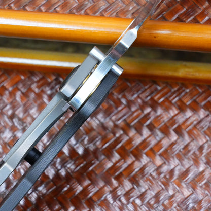 The initial prototype before production titanium handle + CF .Only 1