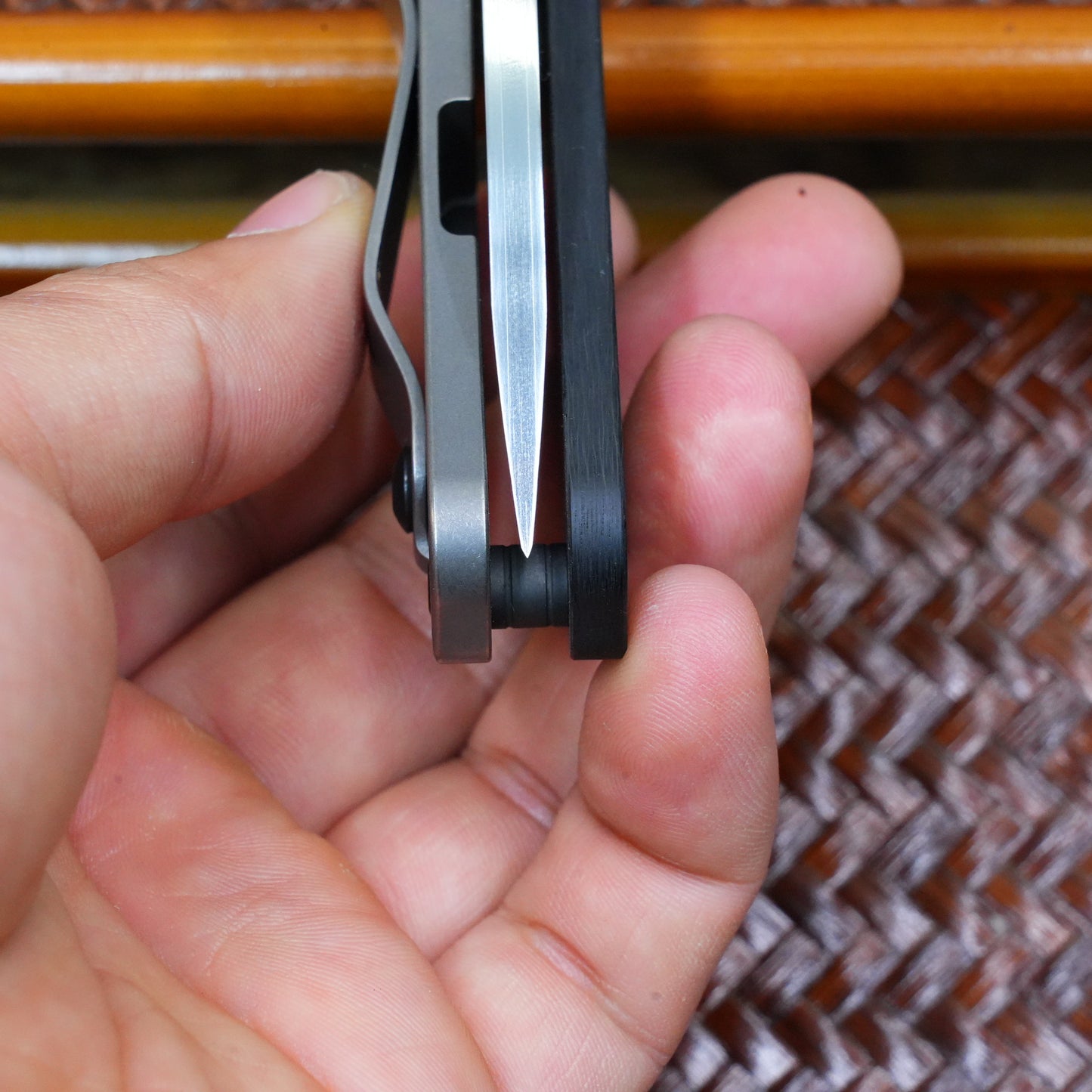 The initial prototype before production titanium handle + CF .Only 1