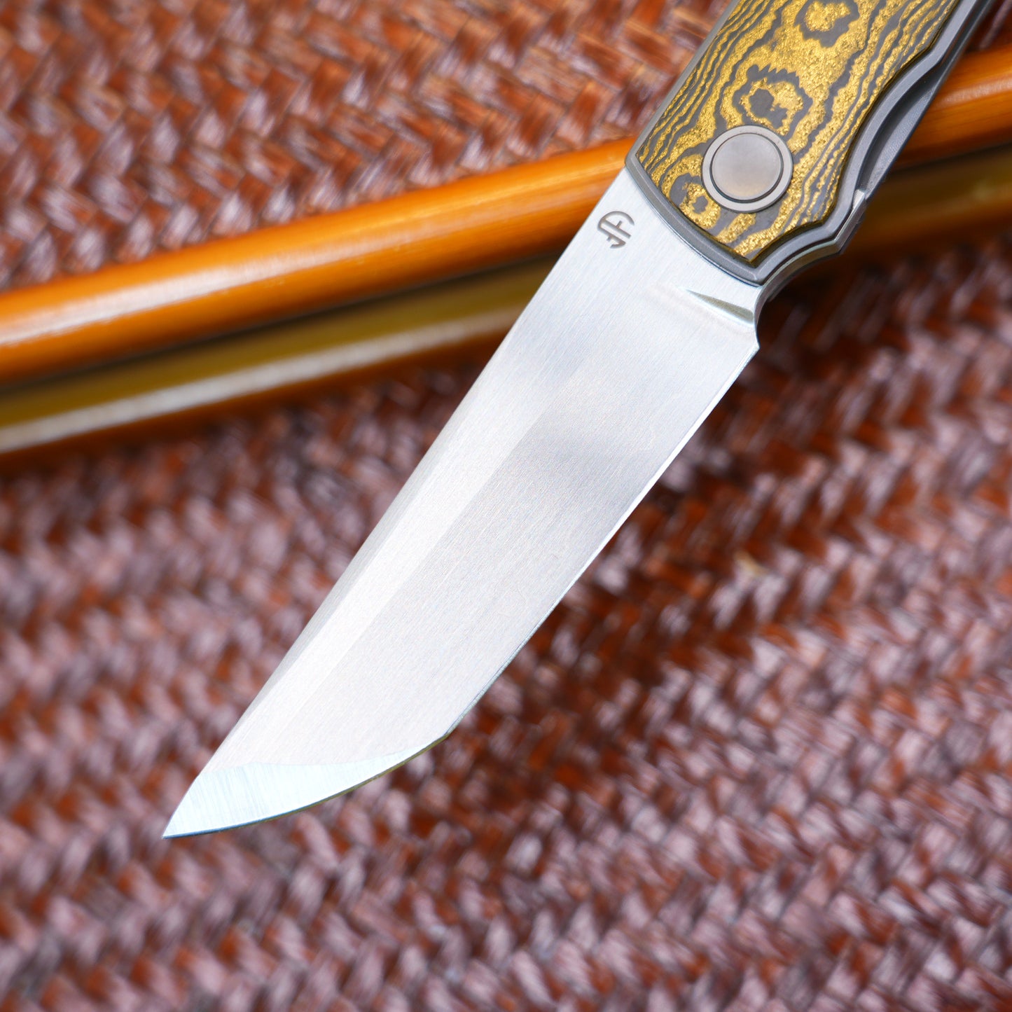 2412-GDCF Tanto Hand-brushed finish