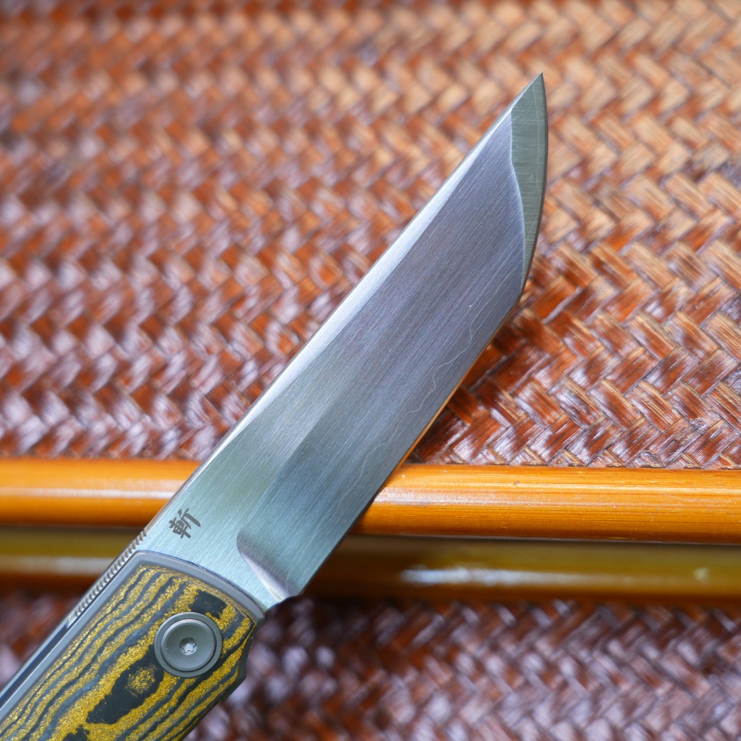 2412-GDCF Tanto Hand-brushed finish