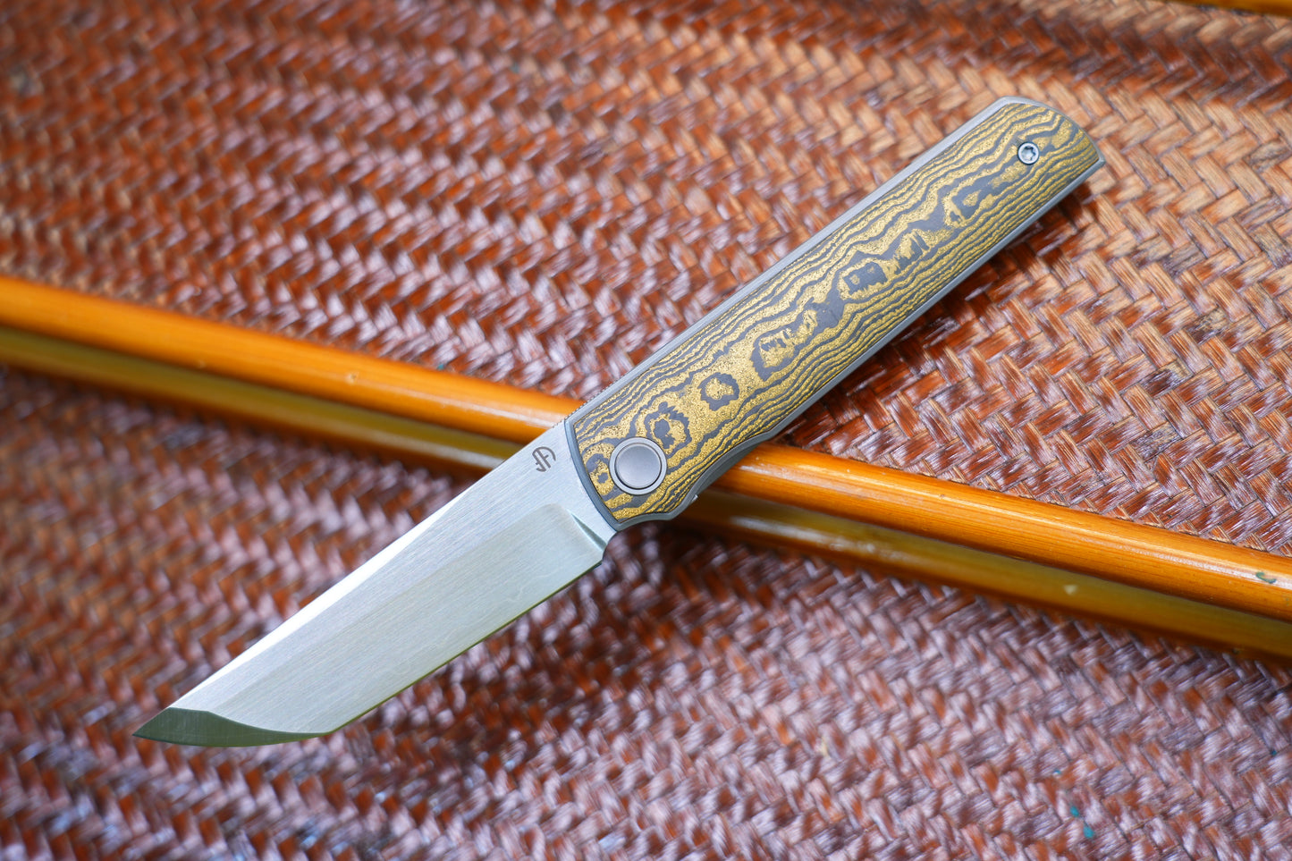 2412-GDCF Tanto Hand-brushed finish