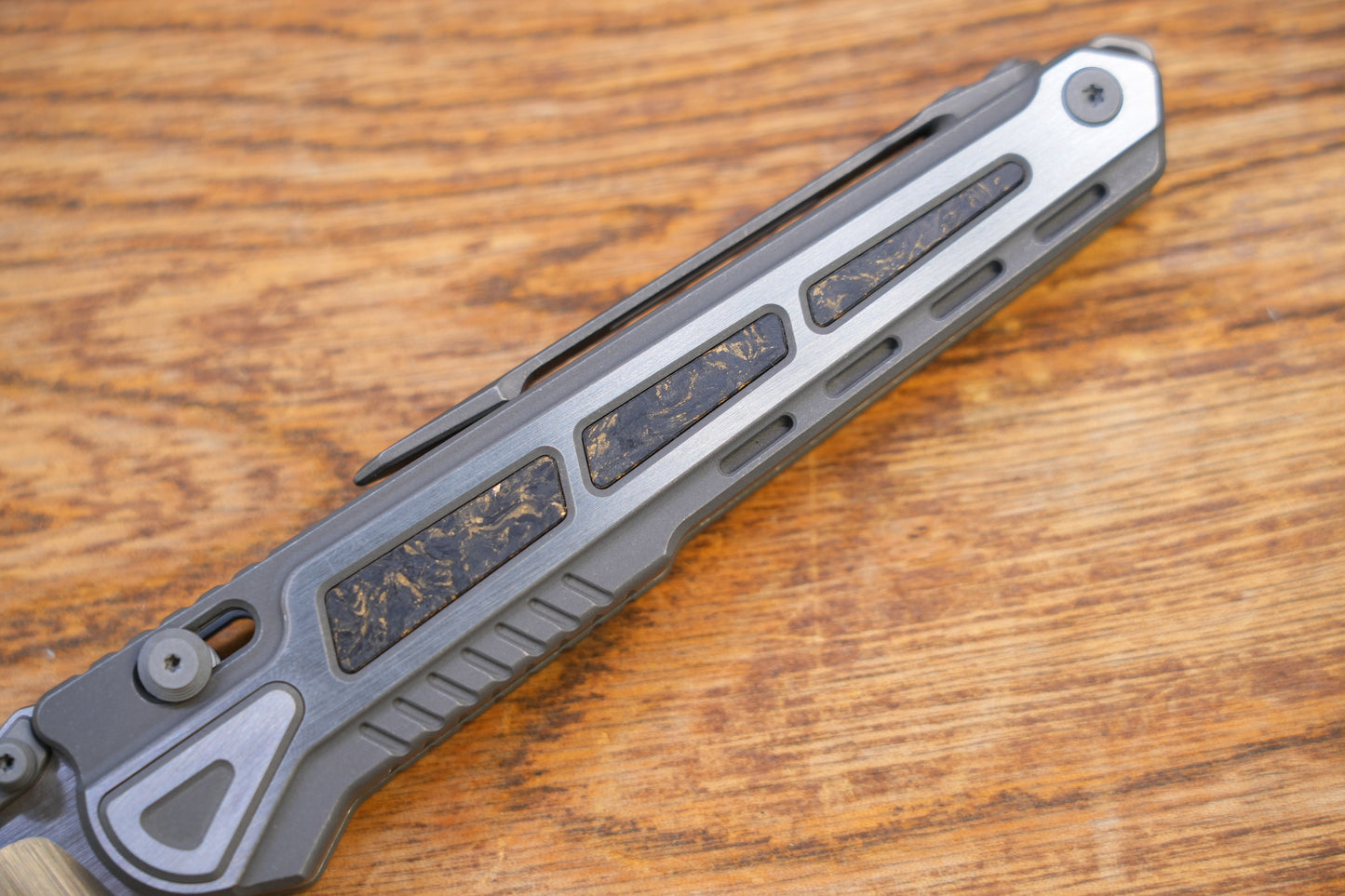 MAXACE knife heron Titanium handle with carbon fiber inlay