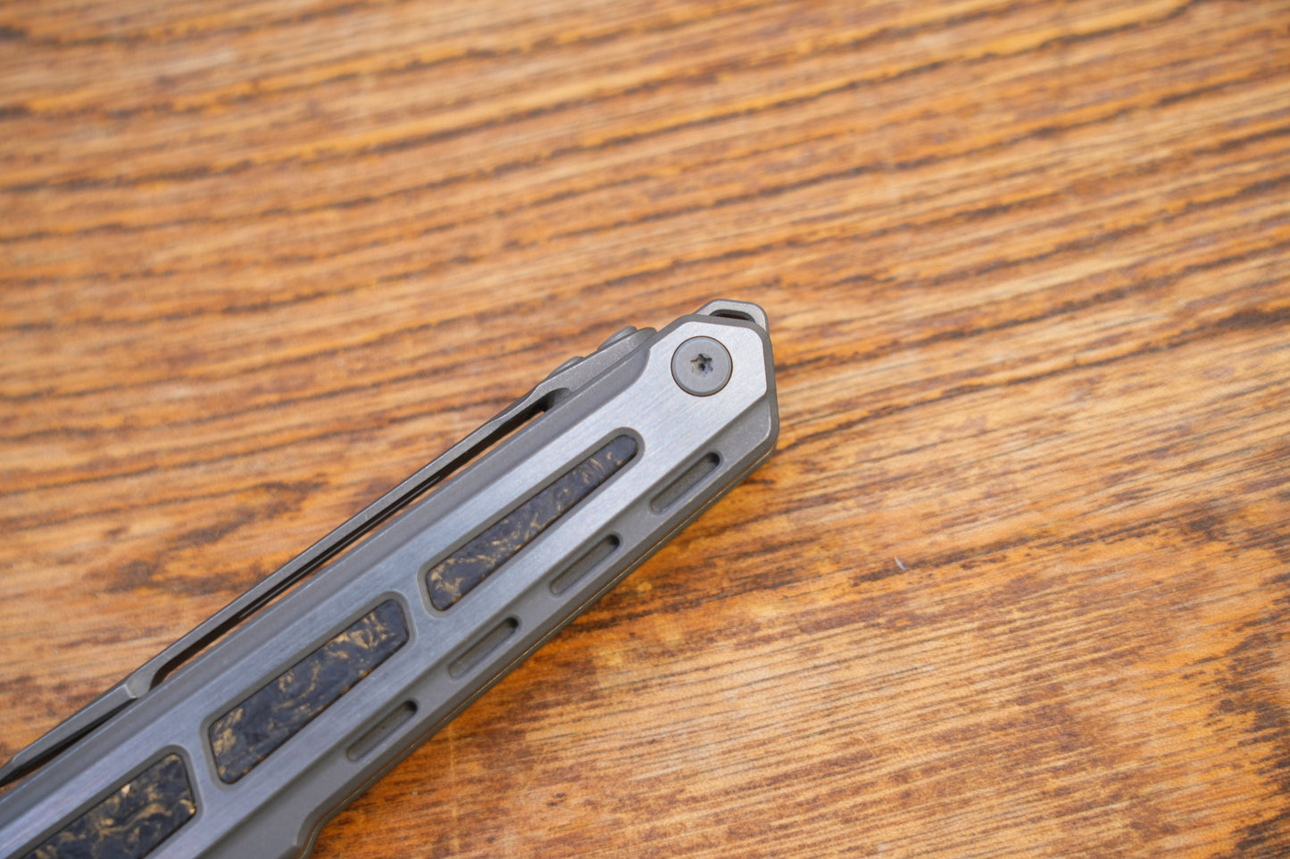 MAXACE knife heron Titanium handle with carbon fiber inlay