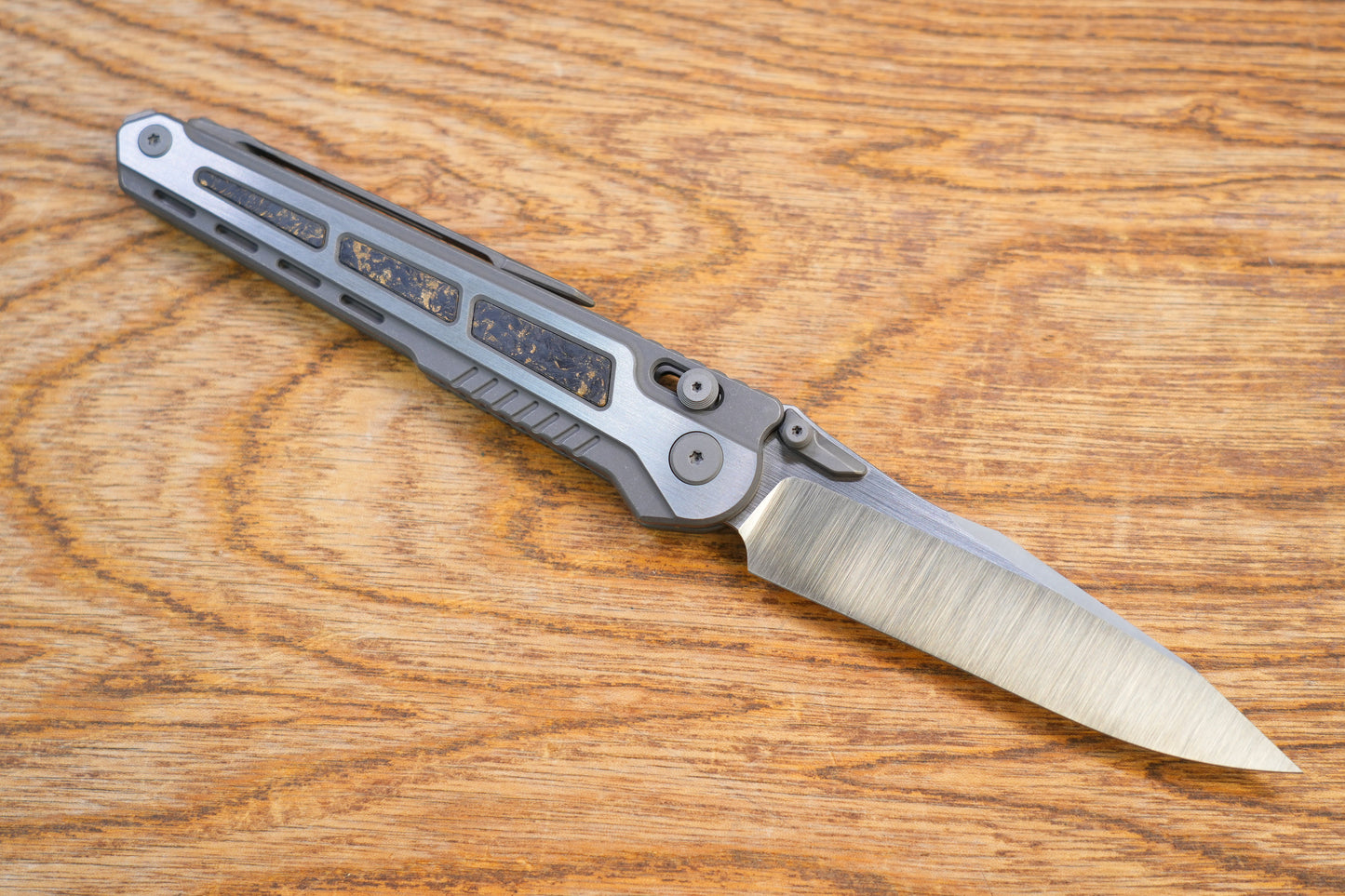 MAXACE knife heron Titanium handle with carbon fiber inlay