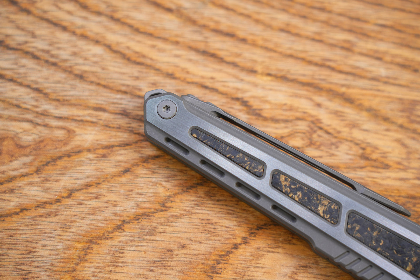 MAXACE knife heron Titanium handle with carbon fiber inlay