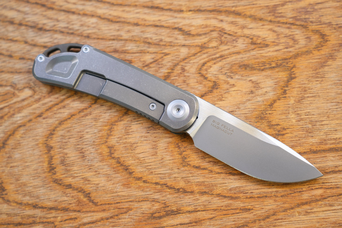 Maxace Big Fella Folding Knife Sandblast Titanium/grey Inlay Handle Magnacut Plain Edge M22A