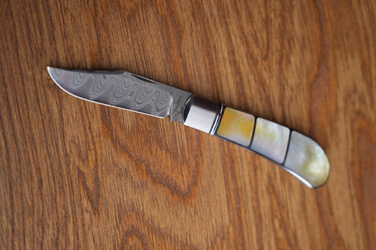 North Mountain Lanny Nichols Damascus steel handle with motherpearl inlay