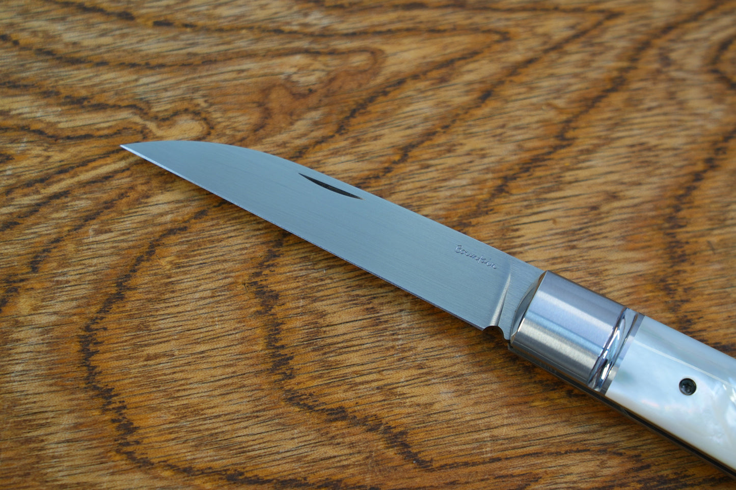 【Eagle claw】M390 Steel frame Mother of Pearl Handle Handcrafted Non-lock