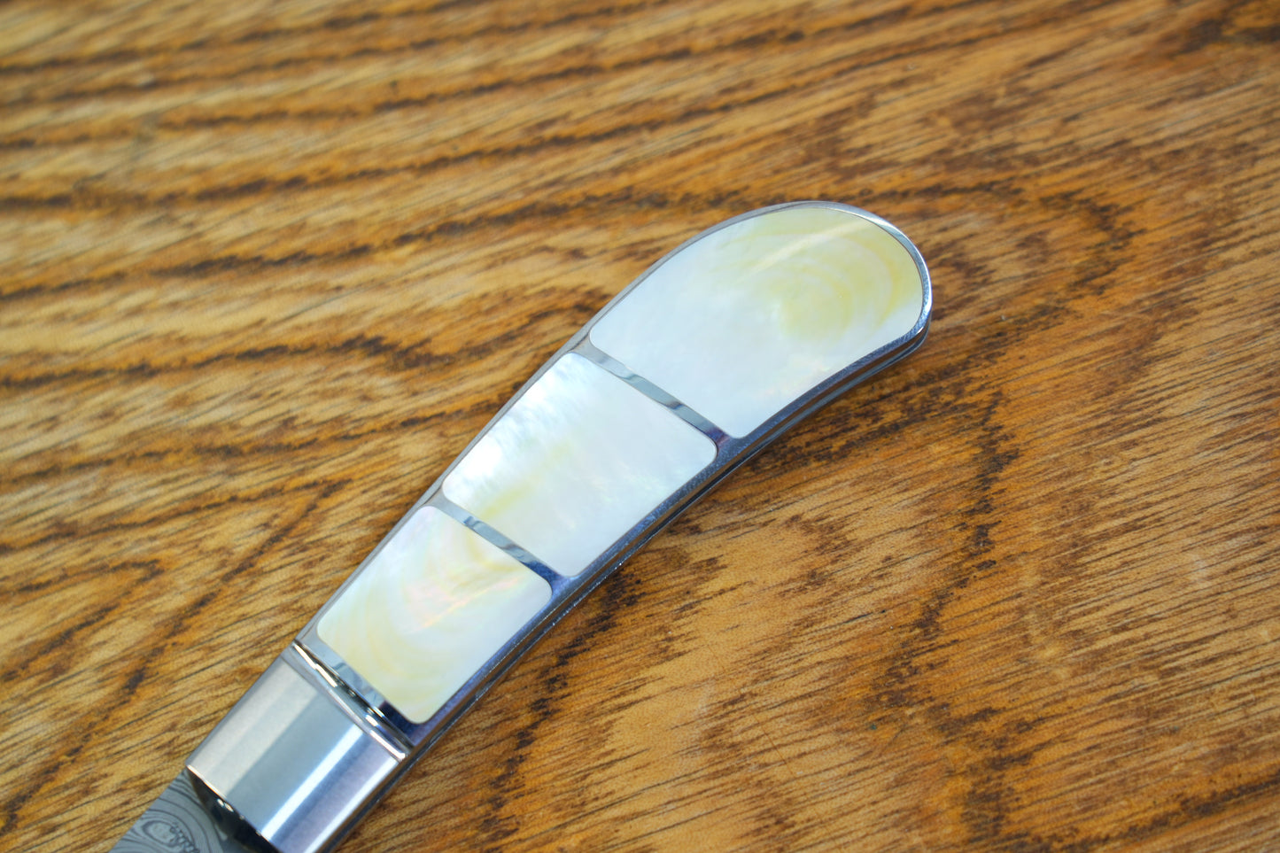 【Lanny】Like high-end jewelry, three-layer Damascus made in the United States, steel handle, inlaid with six pieces of high-quality mother-of-pearl