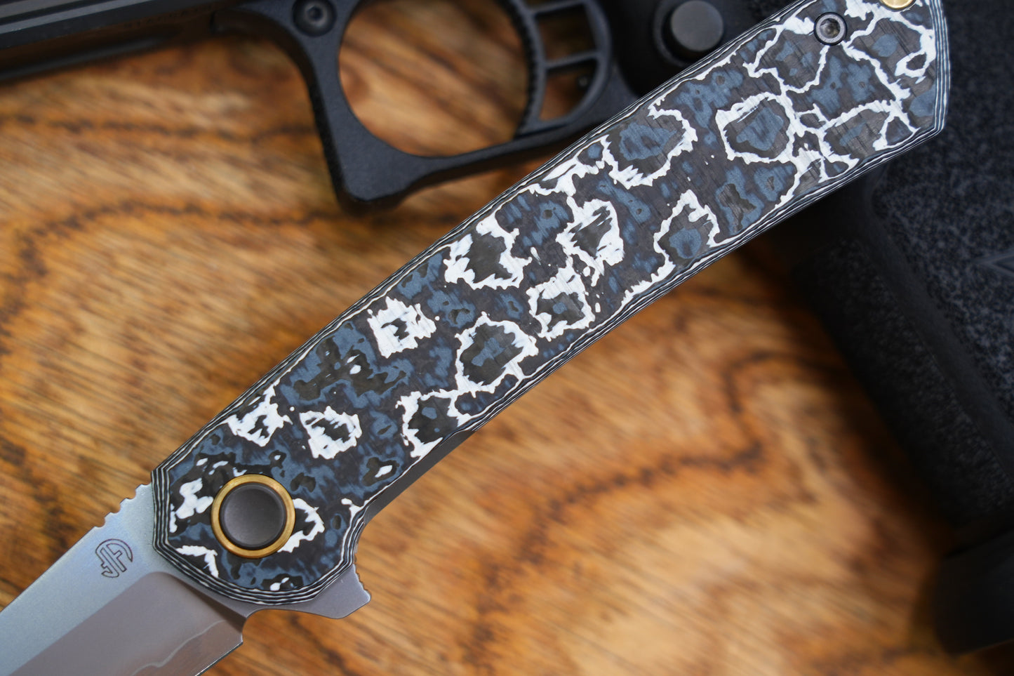 【Zero】2507-WHCF Tanto Blade White Ceramic Carbon Fiber Ti Handle&Clip Smooth Flippers