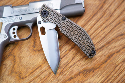 BBNM 2522-BZ-G Tanto Grid Titanium Handle Champagne