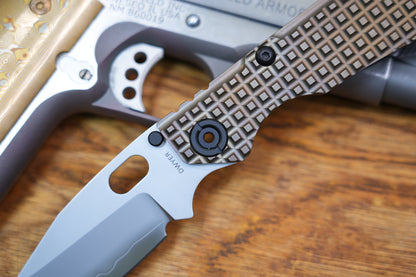 BBNM 2521-BZ-G Bowie Grid Titanium Handle Champagne