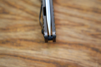 BBNM 2521-BZ-G Bowie Grid Titanium Handle Champagne