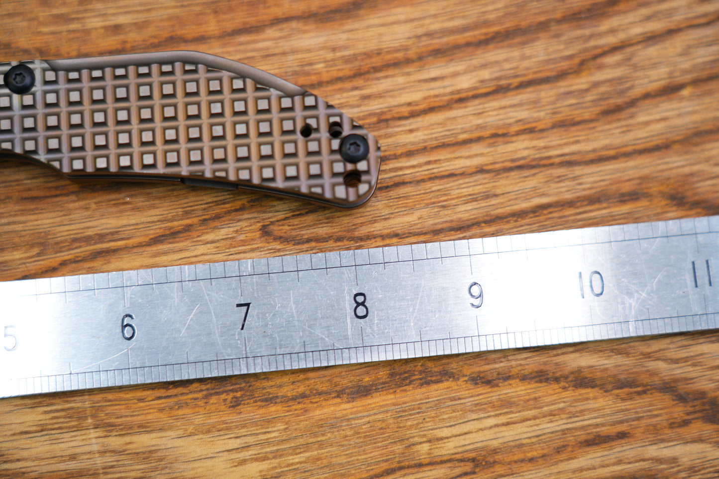 BBNM 2521-BZ-G Bowie Grid Titanium Handle Champagne