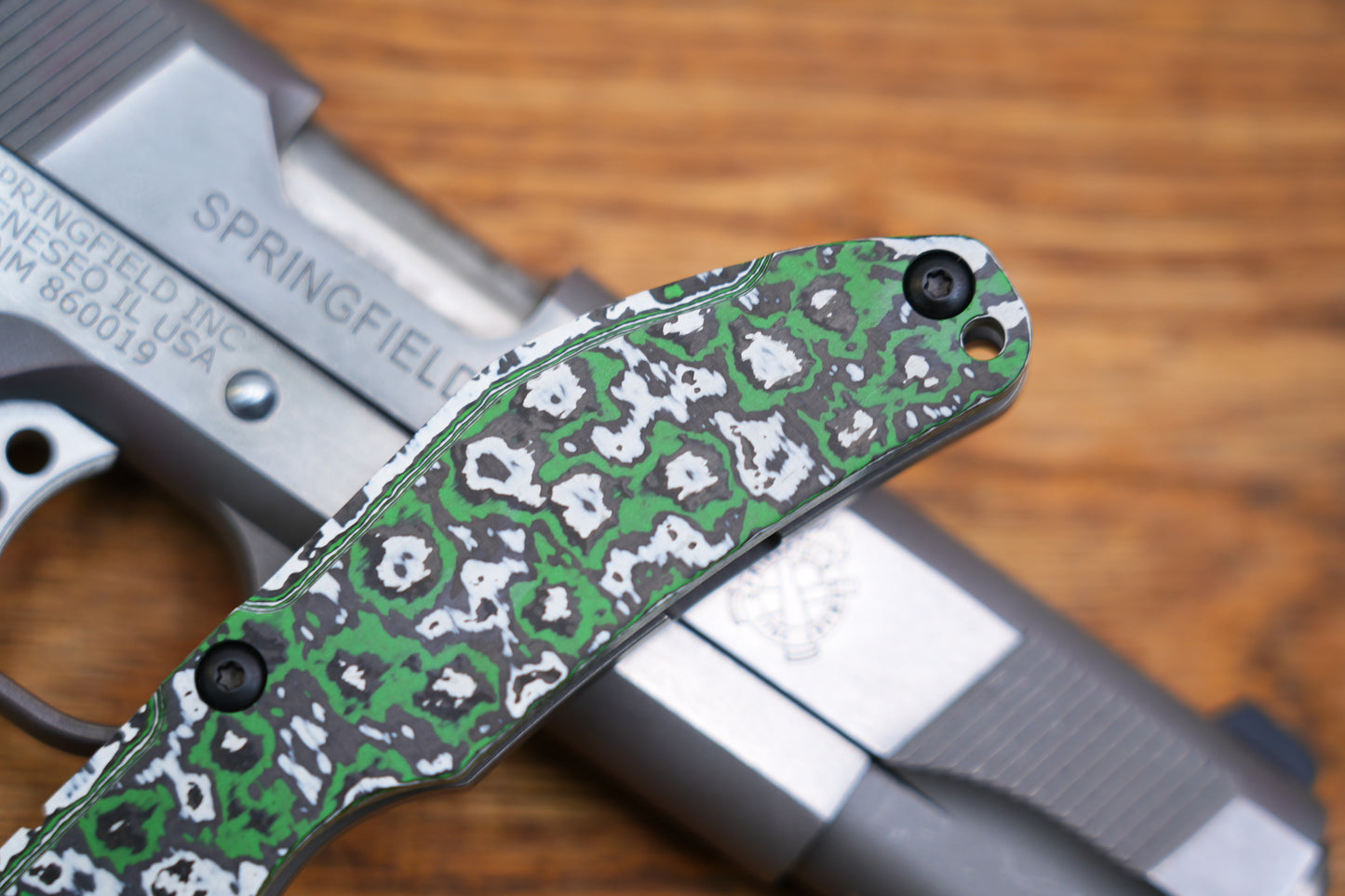 BBNM 2521-GRCF Bowie Arctic Green&White Ceramic Carbon Fiber