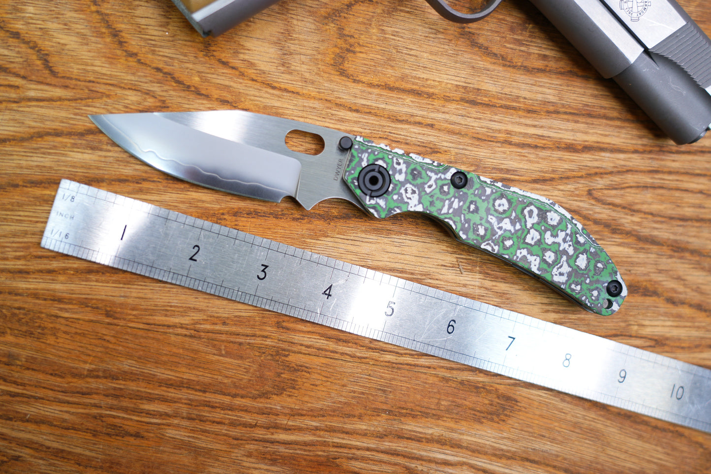 BBNM 2521-GRCF Bowie Arctic Green&White Ceramic Carbon Fiber