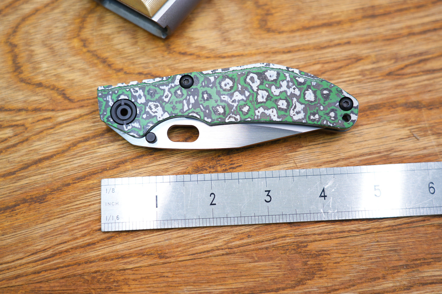 BBNM 2521-GRCF Bowie Arctic Green&White Ceramic Carbon Fiber