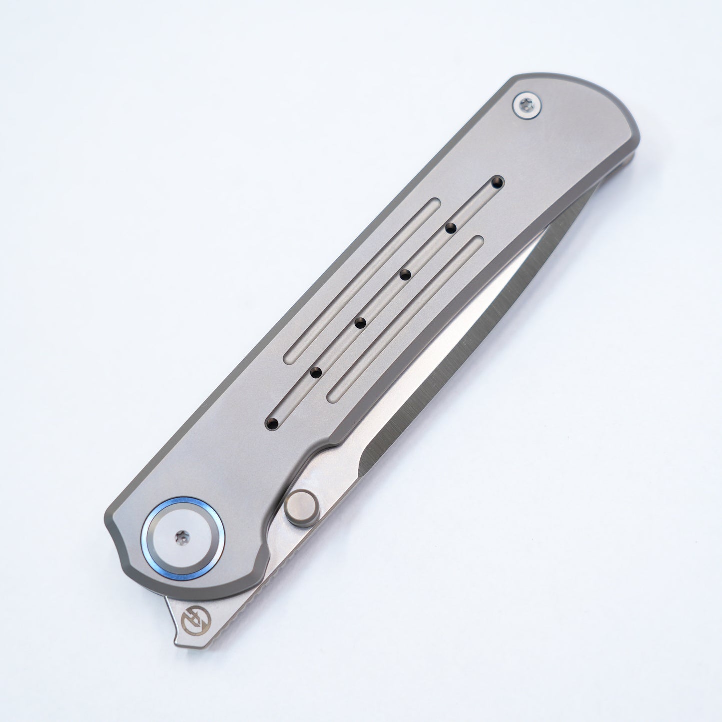 Maxace Peregrine II Folding Knife Sandblast Titanium Handle M390 Plain Edge M21A