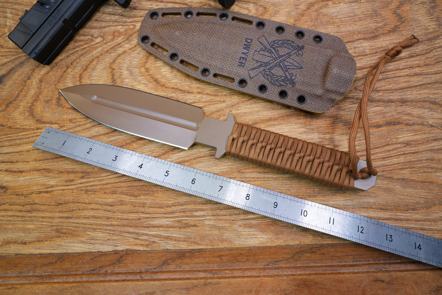 JW Brown 3V heavy-duty double-edged tactical knife