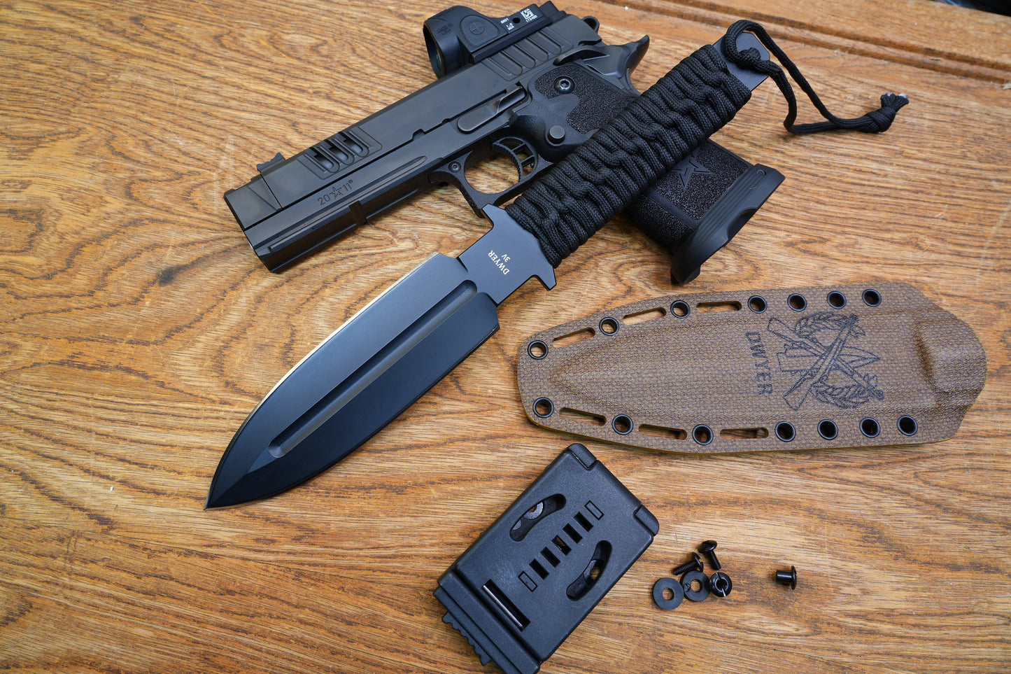 JW Brown 3V heavy-duty double-edged tactical knife