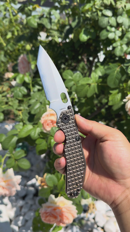 BBNM 2522-BZ-G Tanto Grid Titanium Handle Champagne